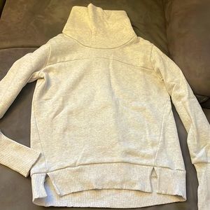 ALO Haze Funnel Neck Sweatshirt In Light Grey Heather Size XSmall Pullov…